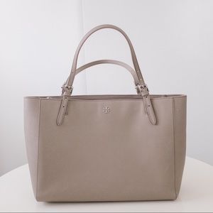 Tory Burch York Buckle Leather Tote in French Gray